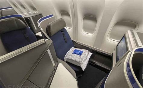 seatguru united 777 200 polaris.